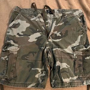 Mens camo cargo shorts